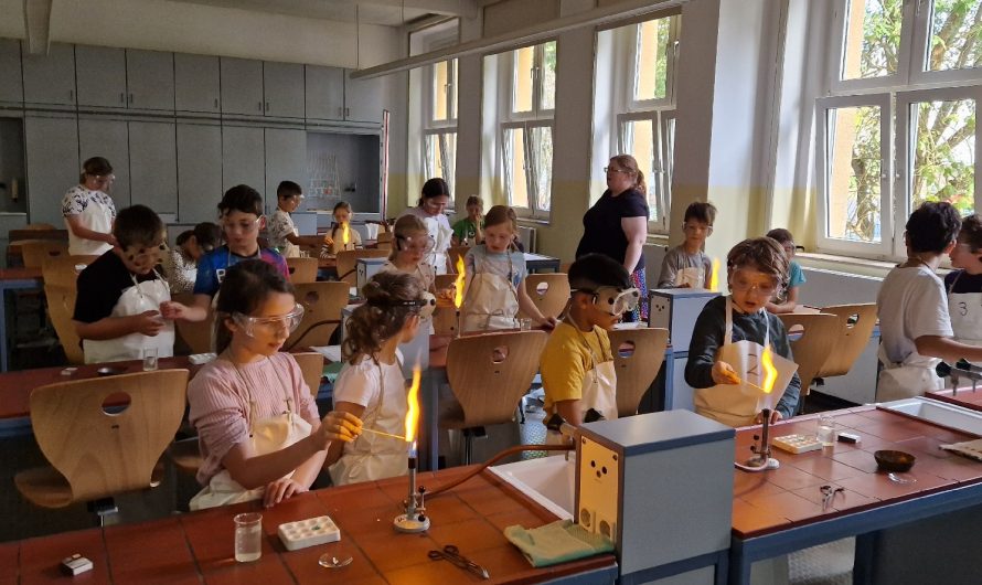 Feuerprojekt in Verbundenheit mit den Grundschulen Karl Marx und Jößnitz